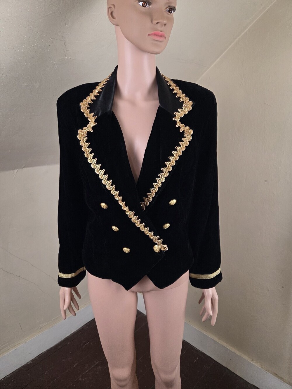 Anthony Michael VTG Black Velvet Blazer Gold Trim Military Style Jacket Size 10